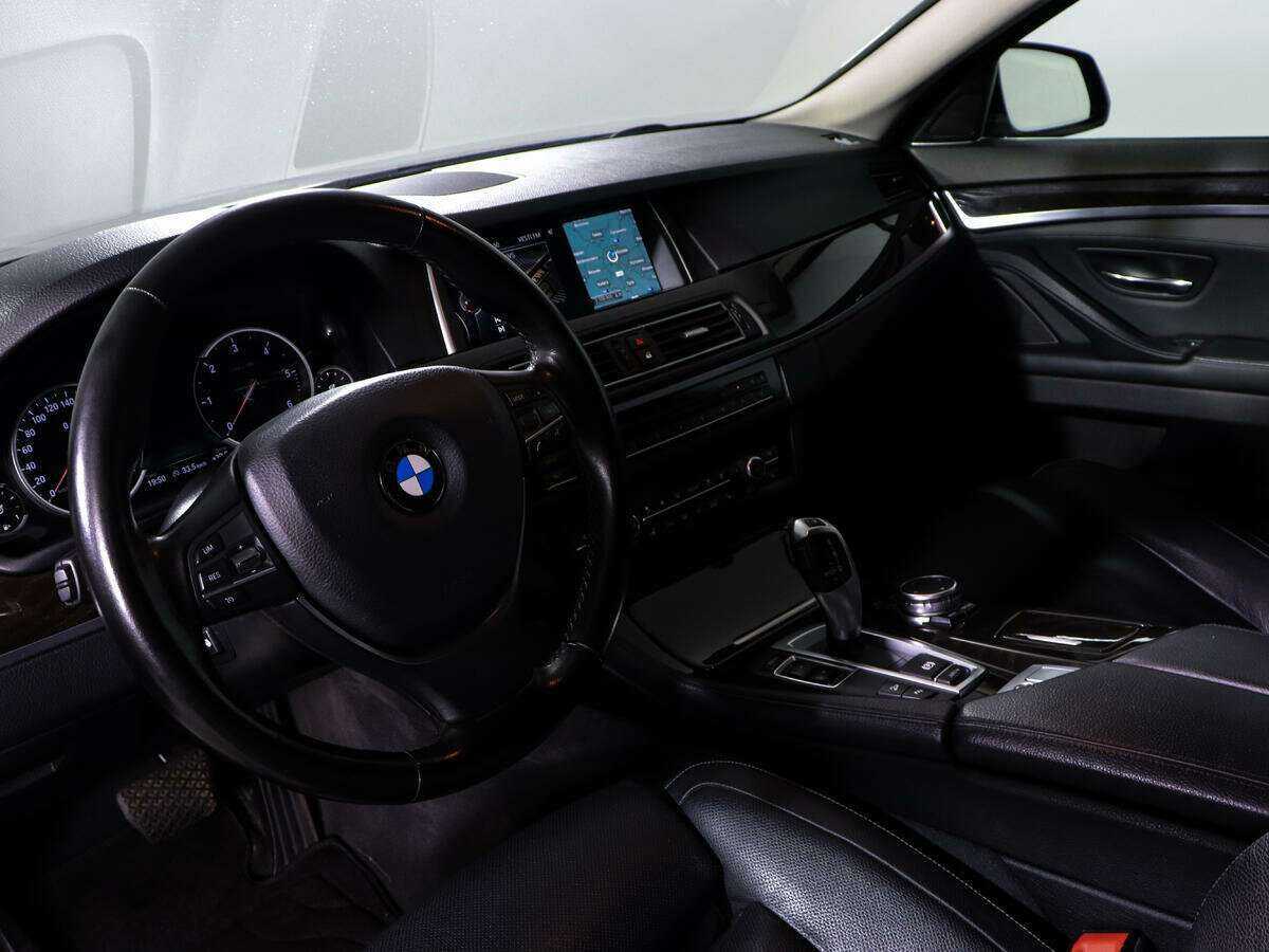 BMW 5 серии 530d xDrive, 2015 Фото №11