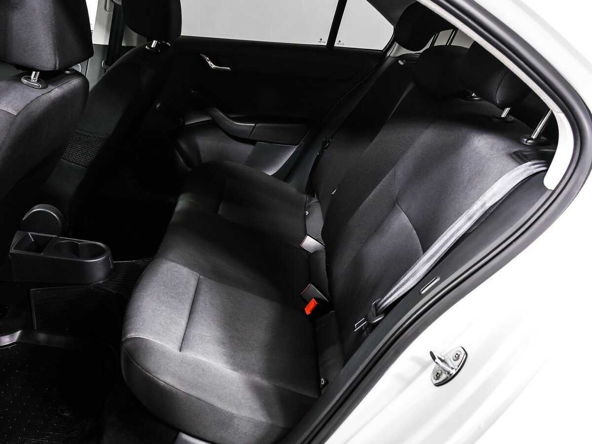 Skoda Rapid, 2017 Фото №11