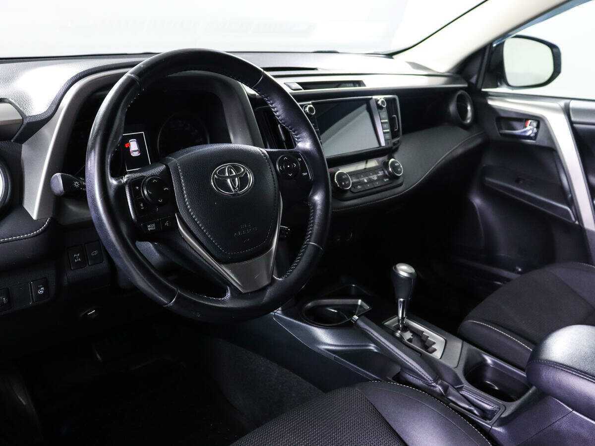 Toyota RAV4, 2017 Фото №12