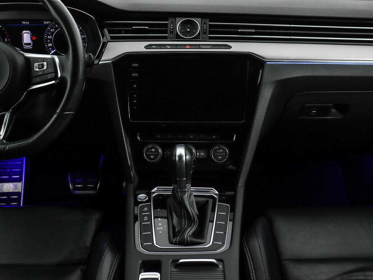 Volkswagen Passat, 2019 Фото №14