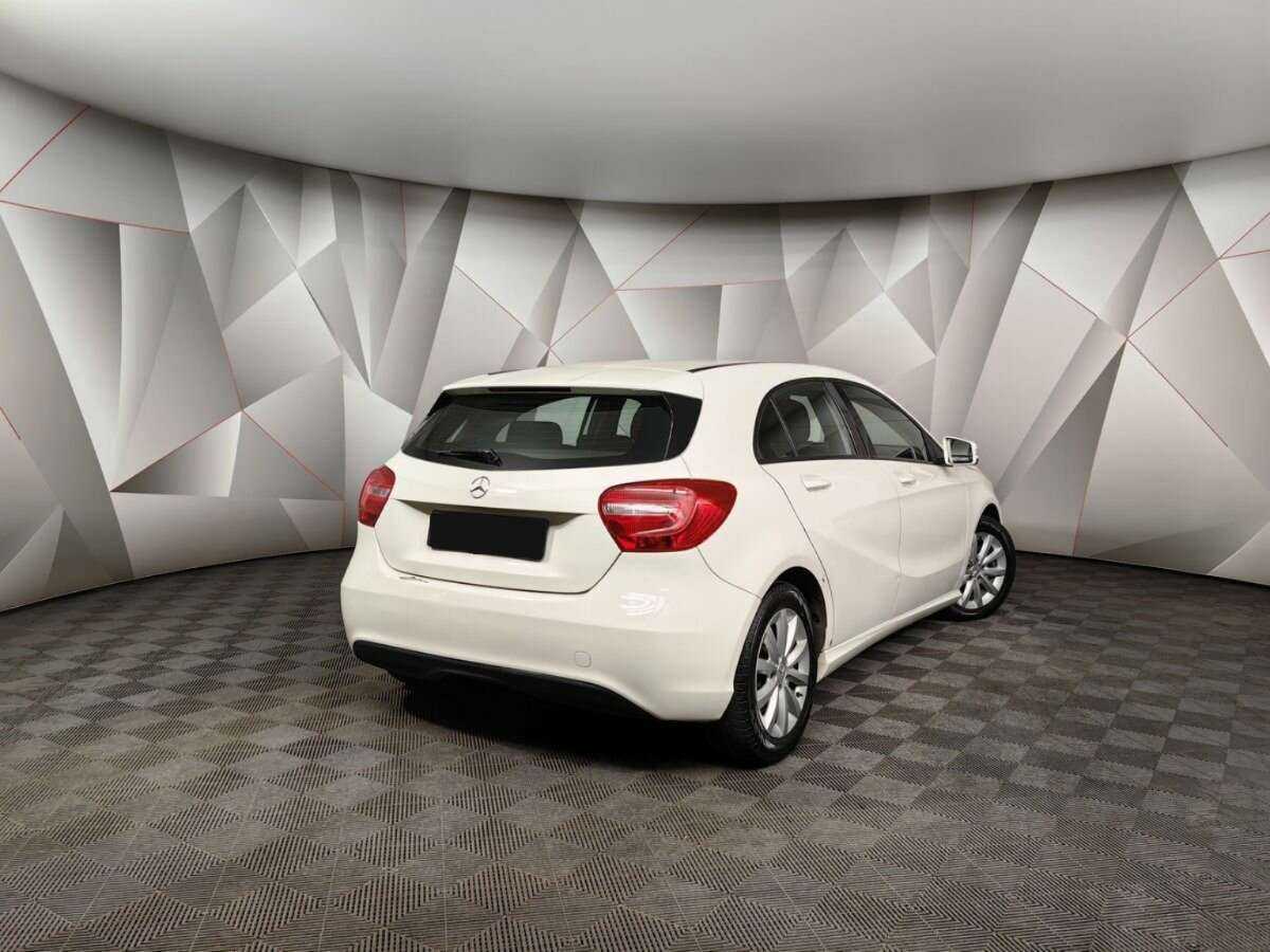 Mercedes-Benz A-Класс 180, 2014 Фото №2