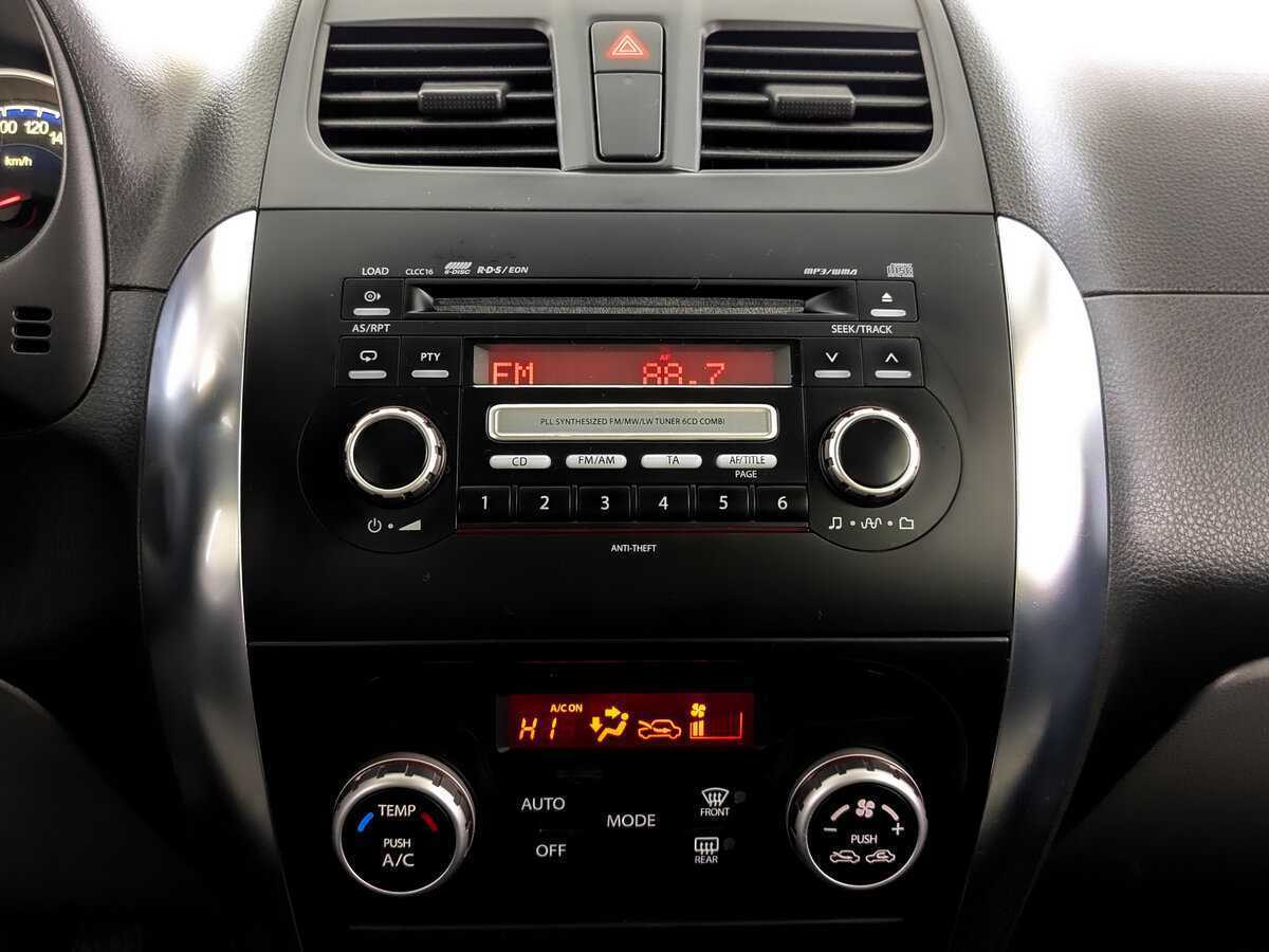 Suzuki SX4, 2012 Фото №15