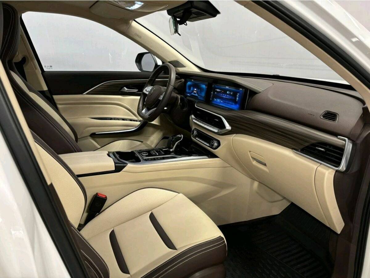 FAW Bestune T77, 2023 Фото №11