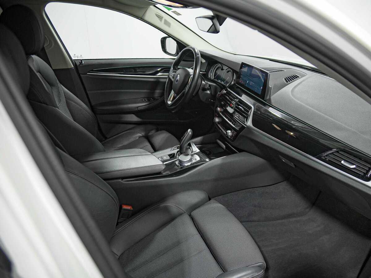 BMW 5 серии 520d xDrive, 2018 Фото №19