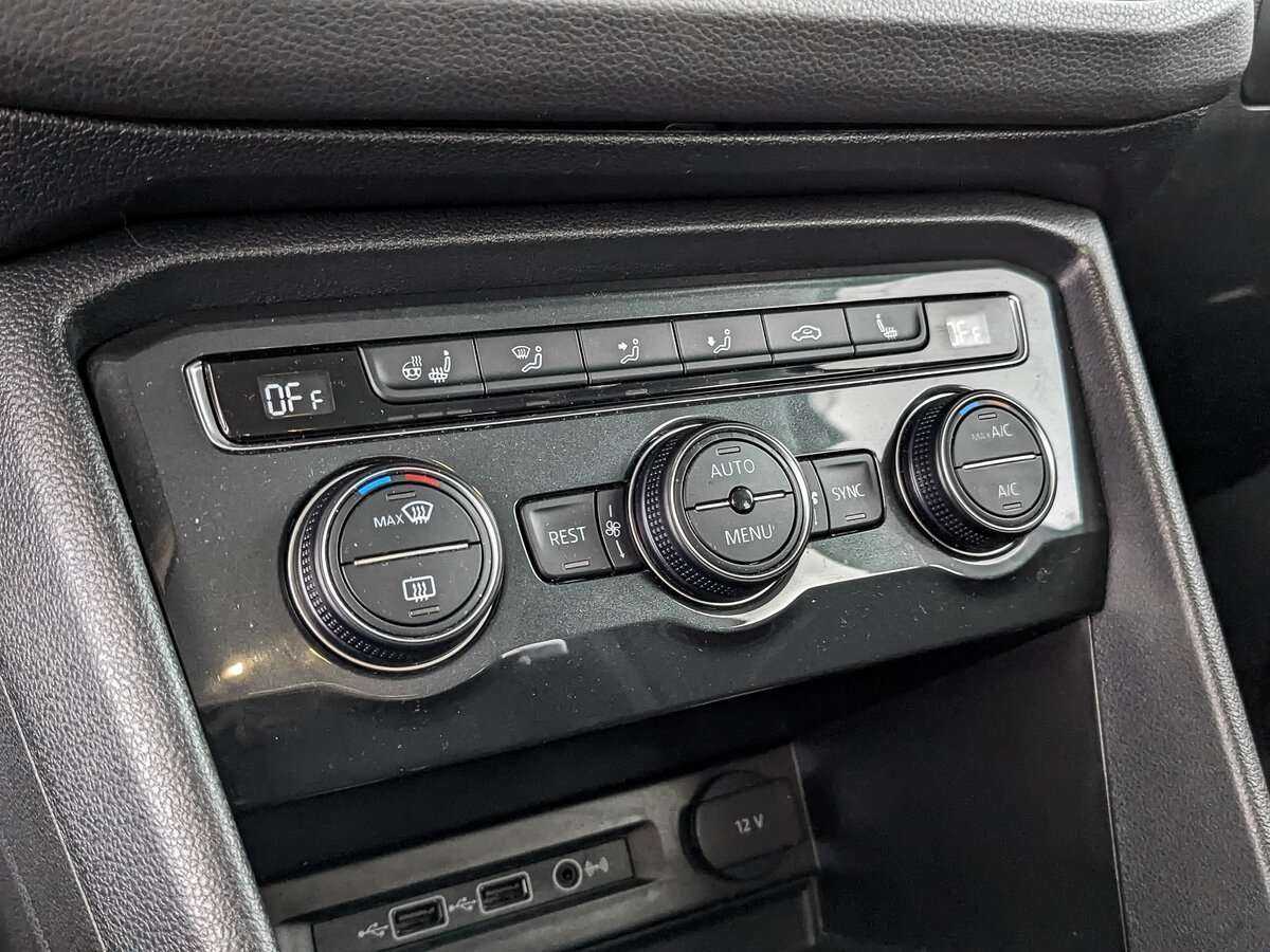 Volkswagen Tiguan, 2020 Фото №17