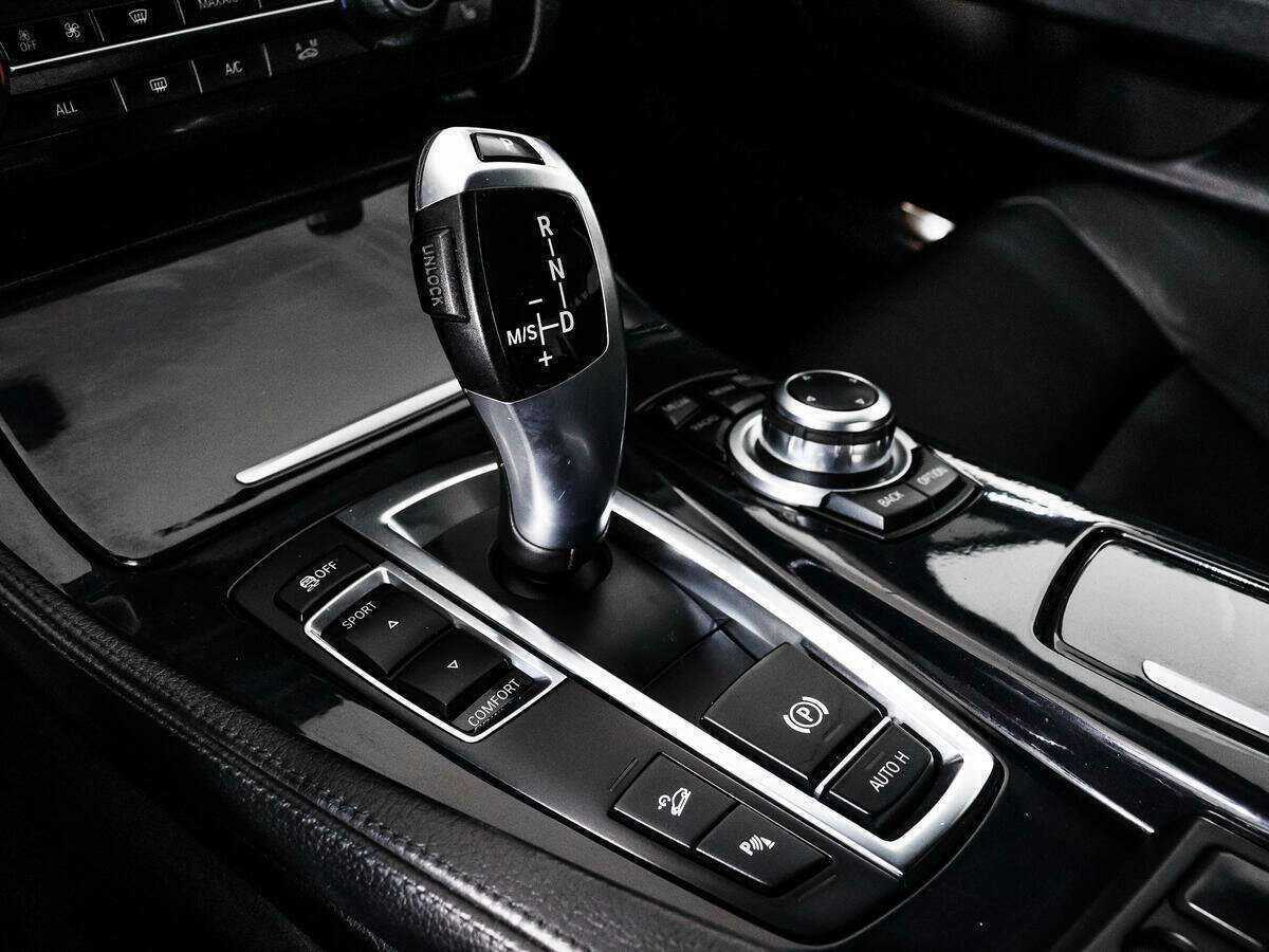 BMW 5 серии 528i xDrive, 2013 Фото №10