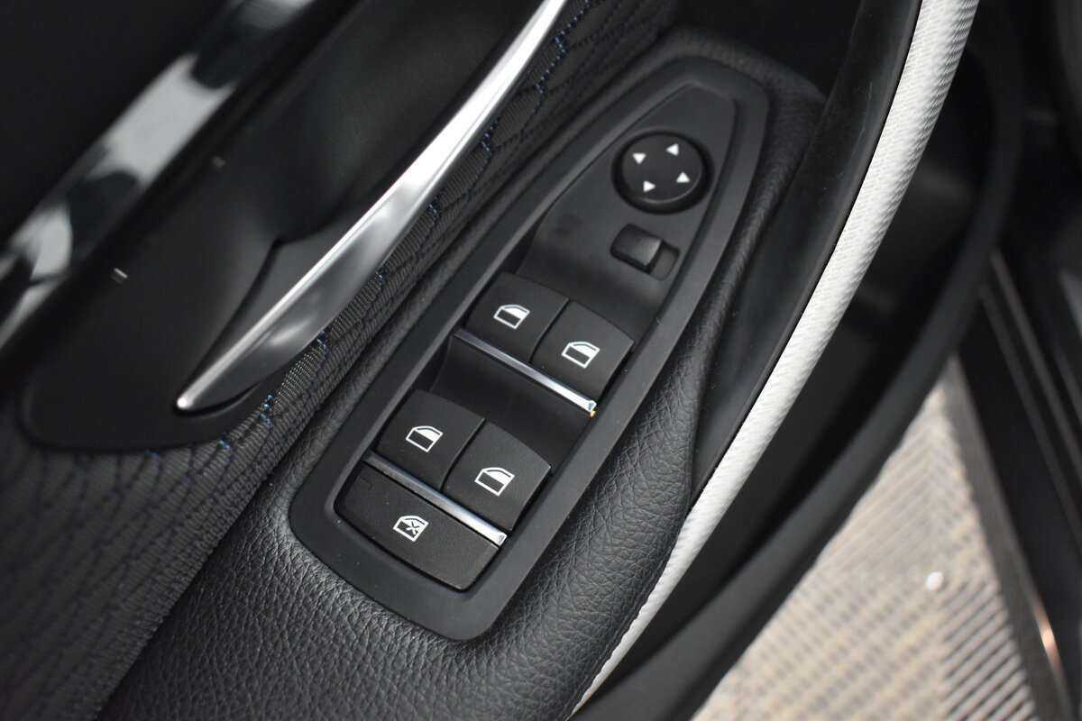 BMW 3 серии 320i xDrive, 2016 Фото №9