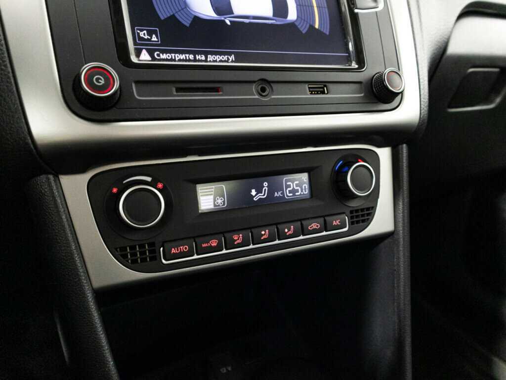 Volkswagen Polo, 2018 Фото №16