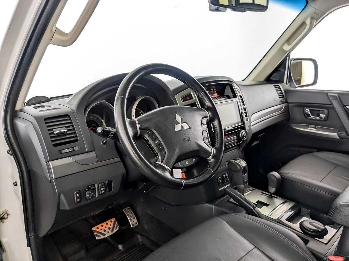 Mitsubishi Pajero, 2019 Фото №16