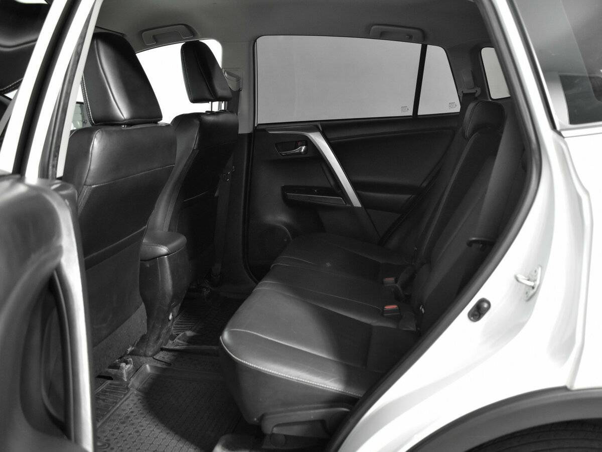 Toyota RAV4, 2018 Фото №11