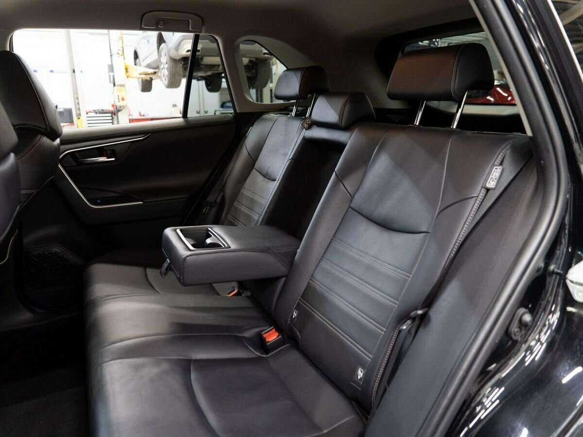 Toyota RAV4, 2020 Фото №7