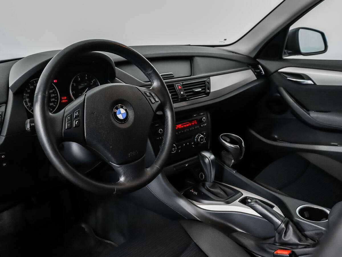 BMW X1 18i, 2014 Фото №9