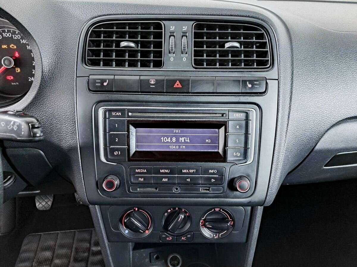 Volkswagen Polo, 2014 Фото №13