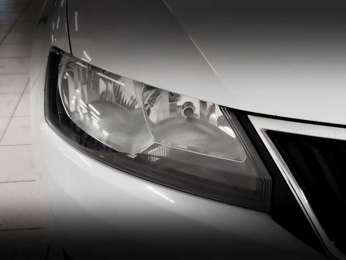 Skoda Rapid, 2017 Фото №16