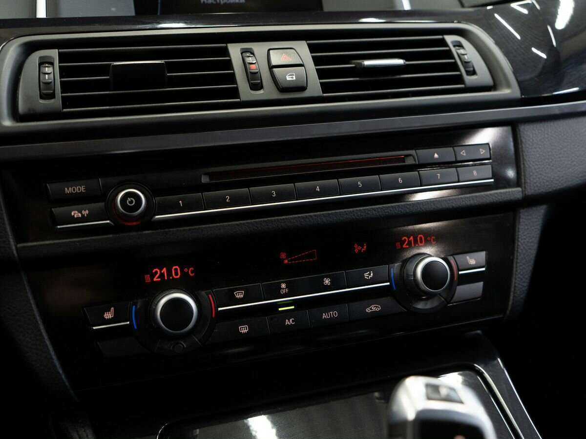 BMW 5 серии 520i, 2014 Фото №13