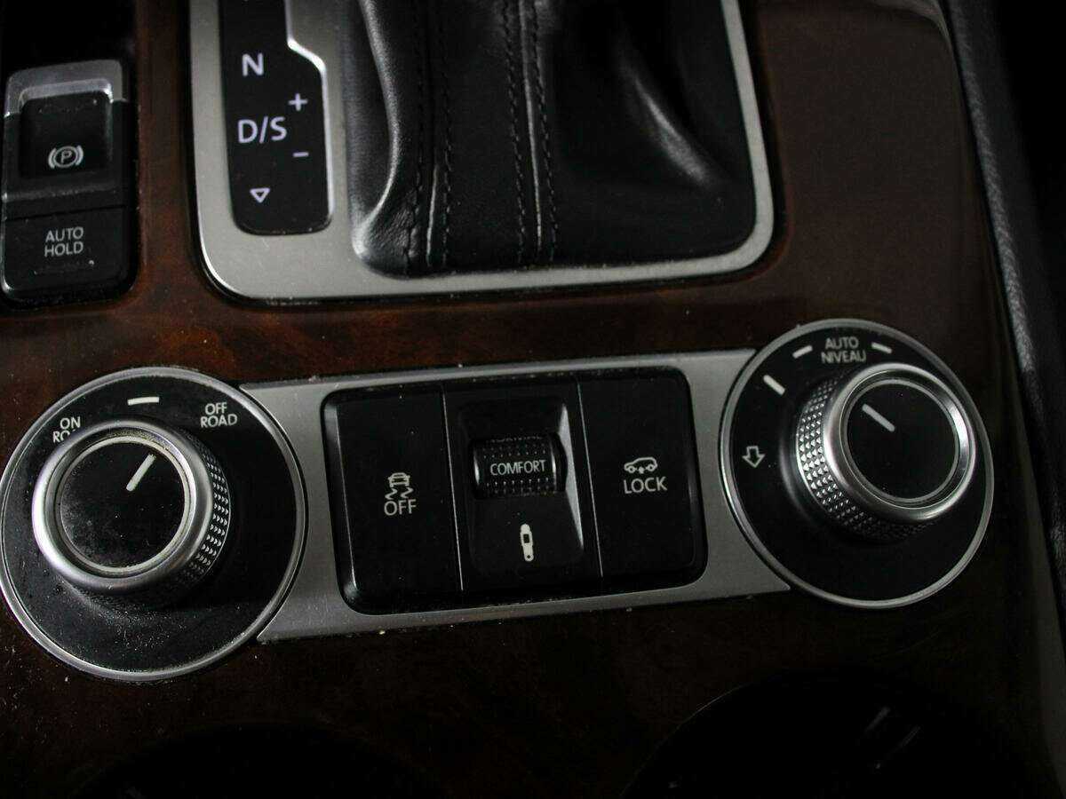 Volkswagen Touareg, 2015 Фото №22