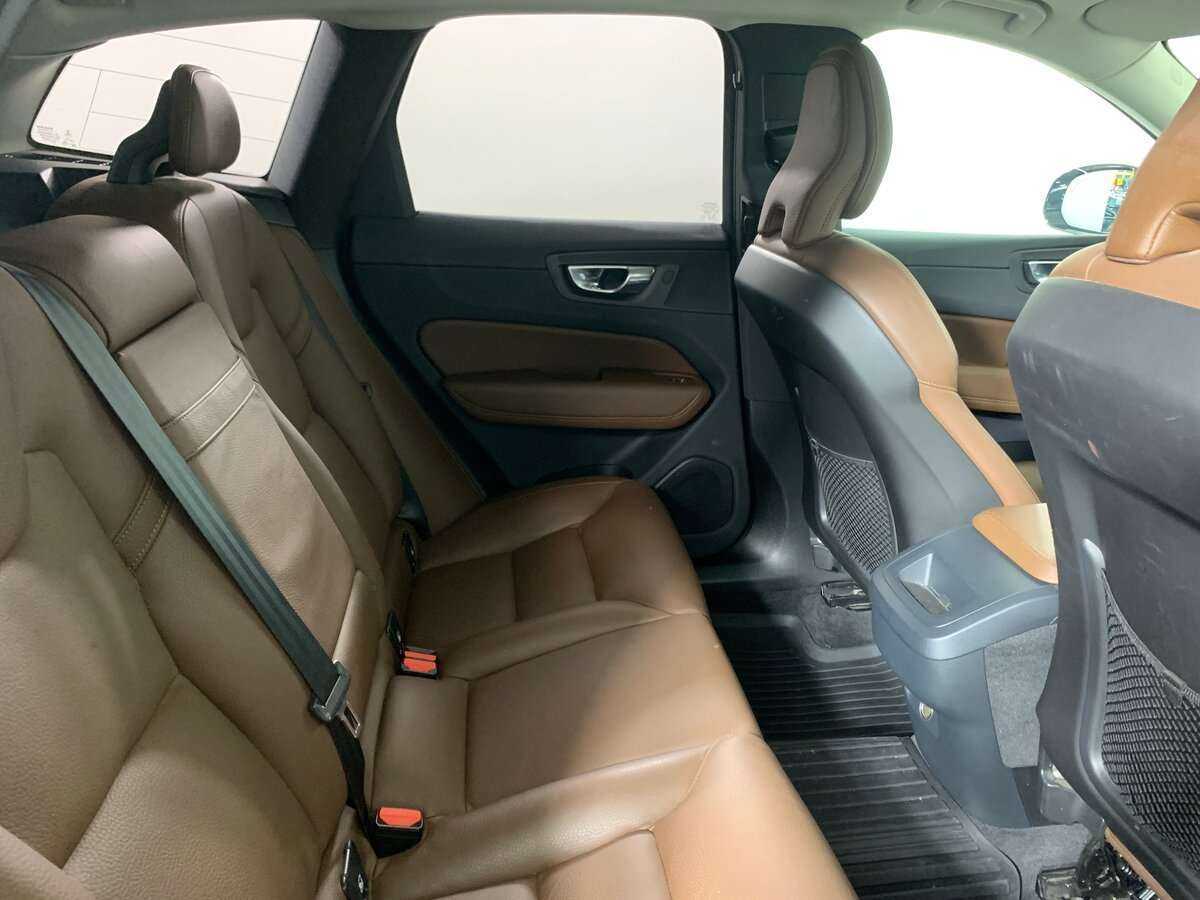 Volvo XC60, 2019 Фото №15