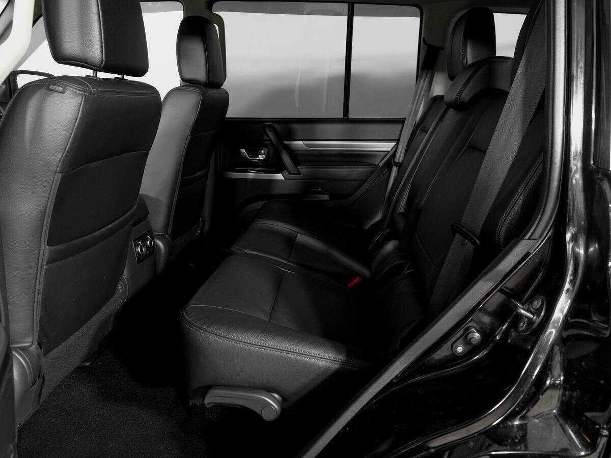 Mitsubishi Pajero, 2017 Фото №10