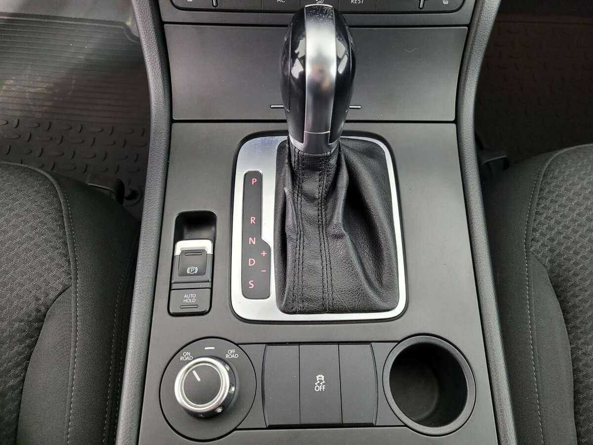 Volkswagen Touareg, 2012 Фото №13