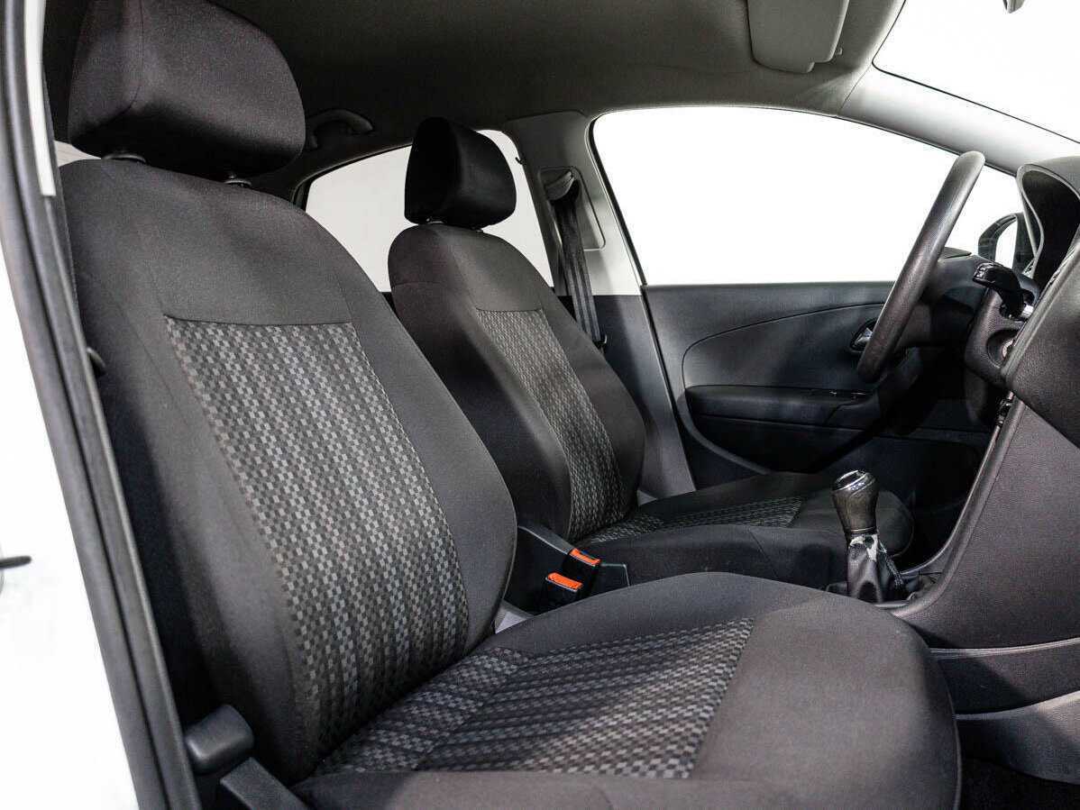 Volkswagen Polo, 2015 Фото №11