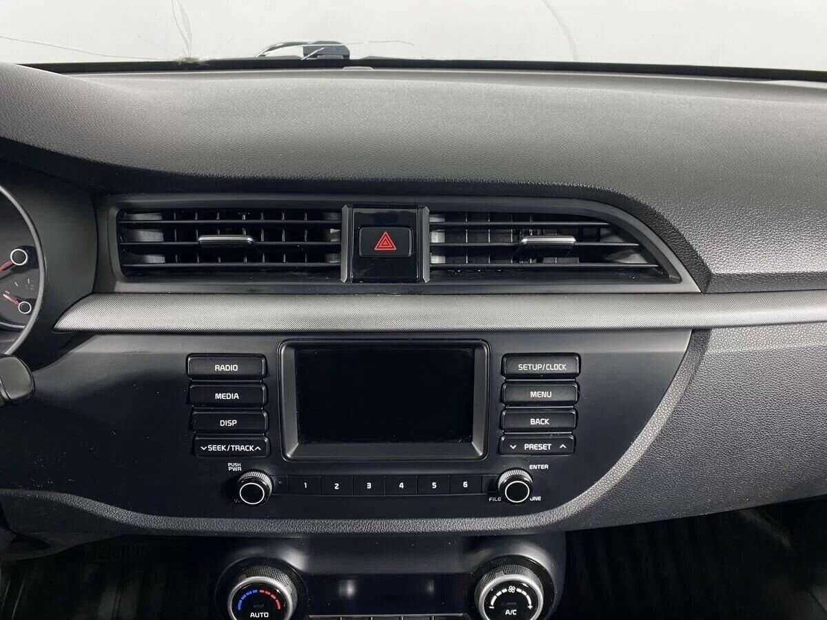 Kia Rio, 2018 Фото №11