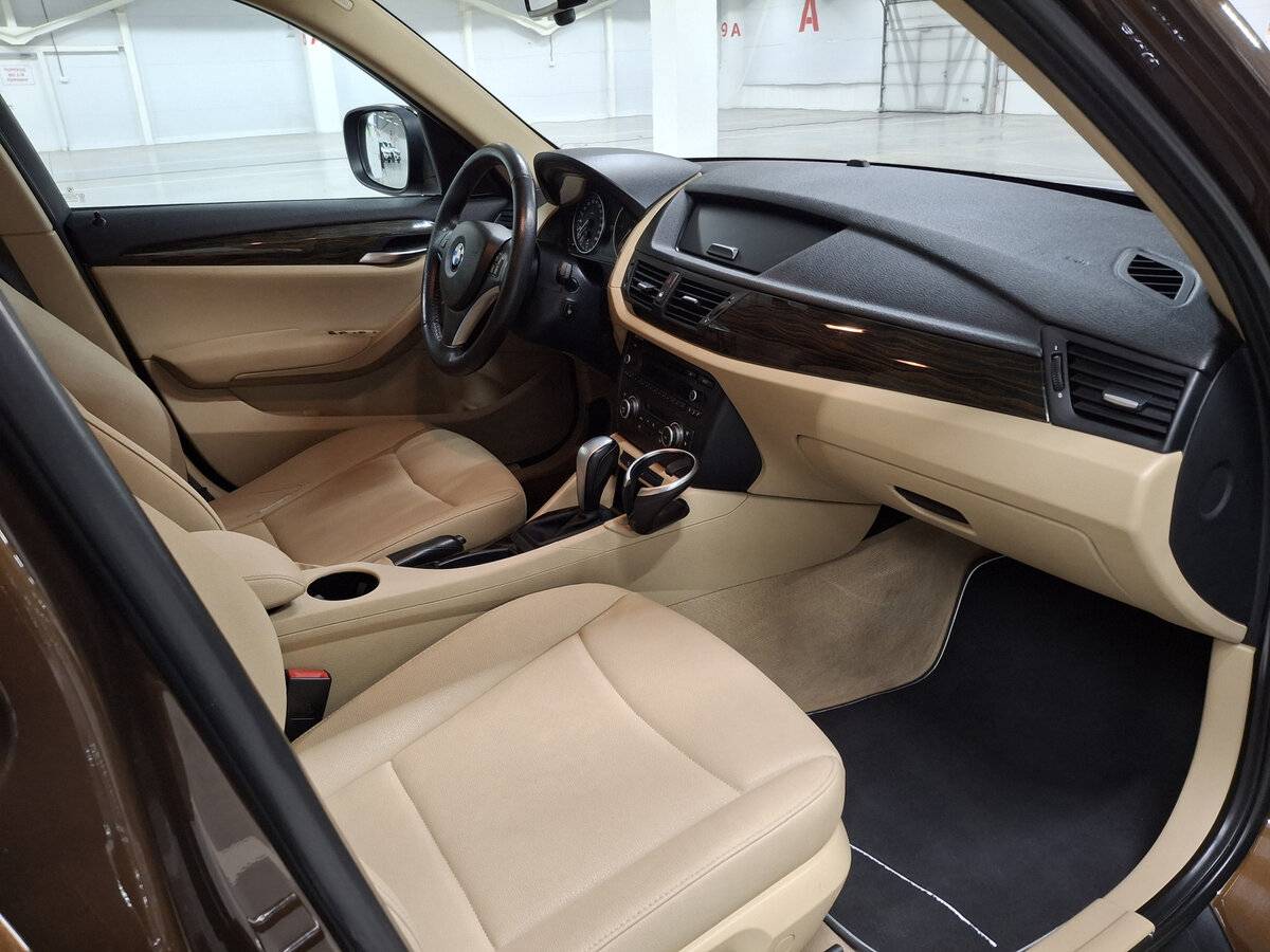 BMW X1 20d I (E84), 2012 Фото №11