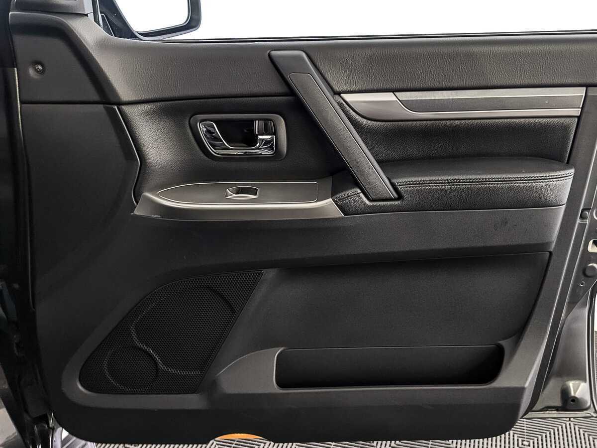 Mitsubishi Pajero, 2018 Фото №24