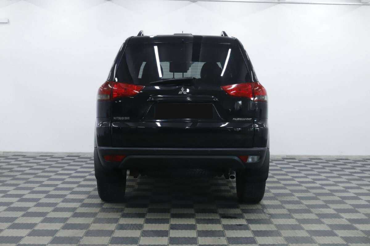 Mitsubishi Pajero Sport, 2015 Фото №5