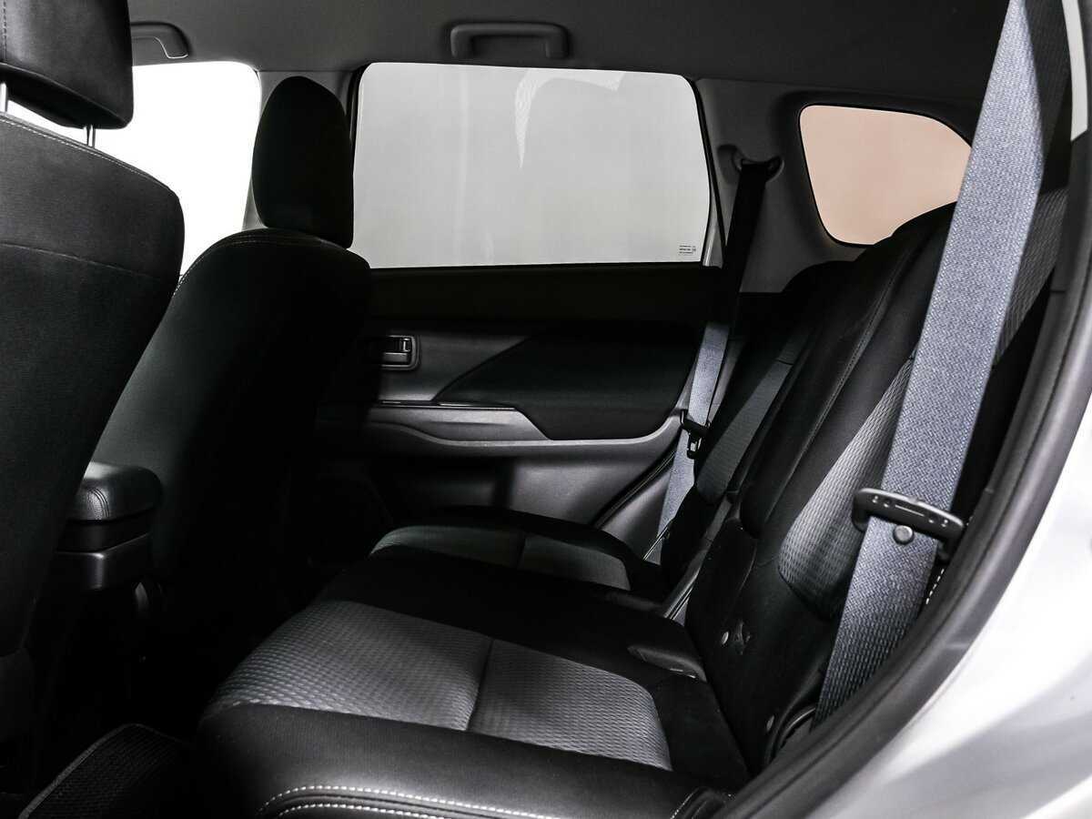 Mitsubishi Outlander, 2018 Фото №13