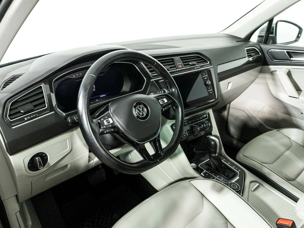 Volkswagen Tiguan, 2018 Фото №11