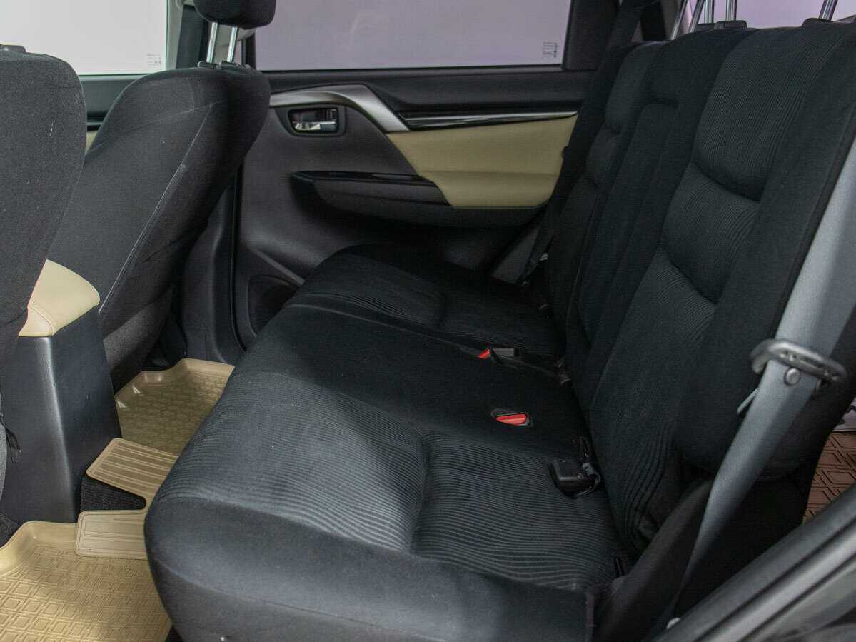 Mitsubishi Pajero Sport, 2017 Фото №12