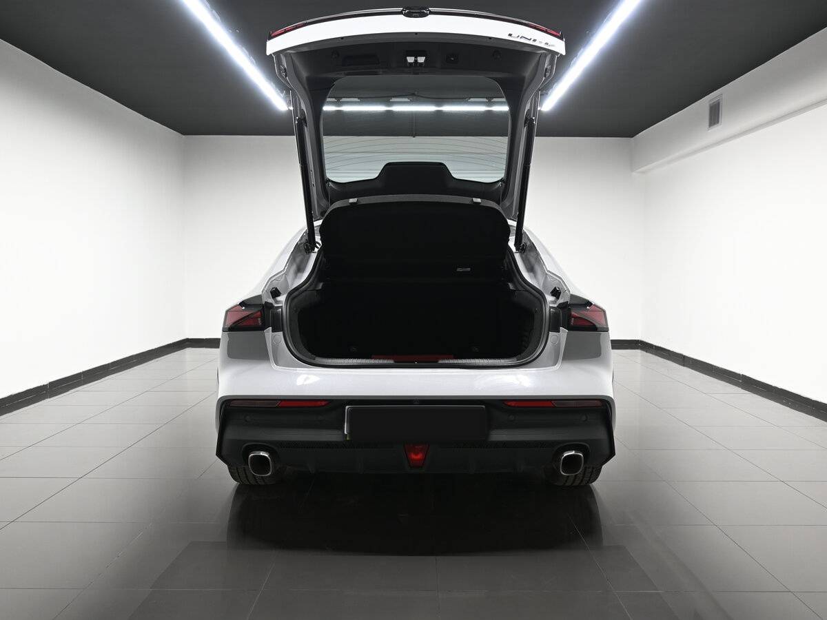 Changan UNI-V, 2023 Фото №7