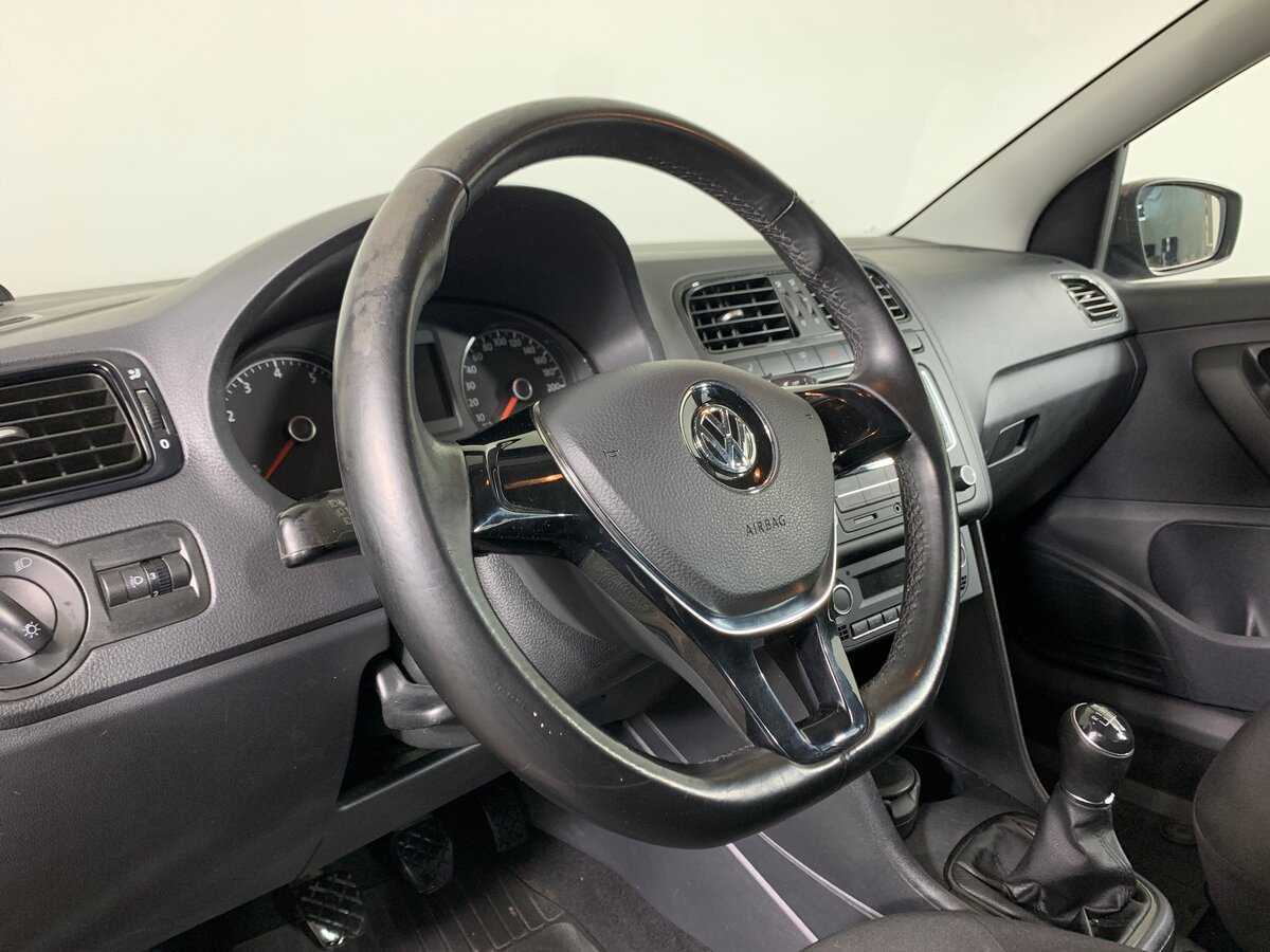 Volkswagen Polo, 2016 Фото №9