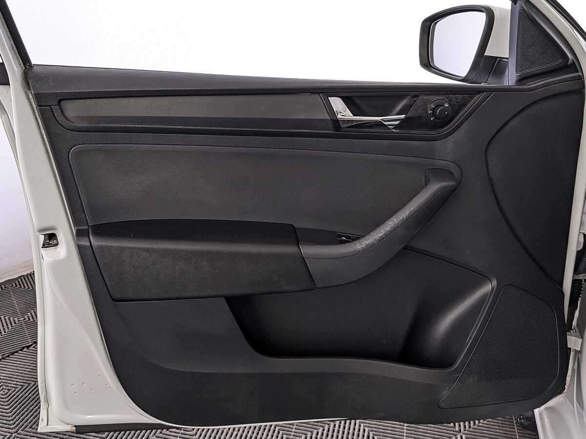 Skoda Rapid, 2017 Фото №18