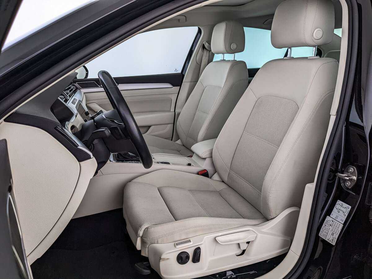 Volkswagen Passat, 2018 Фото №16
