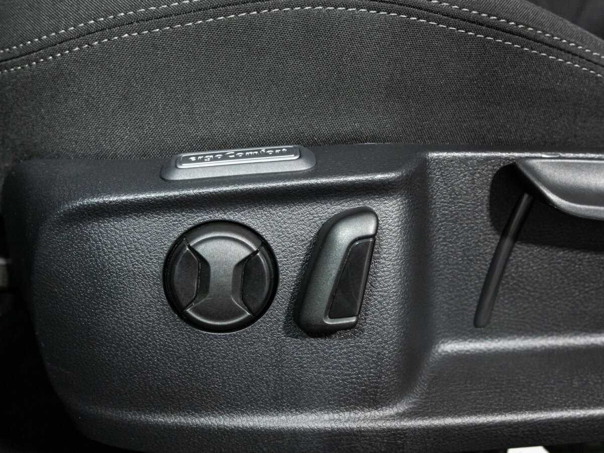 Volkswagen Passat, 2017 Фото №16