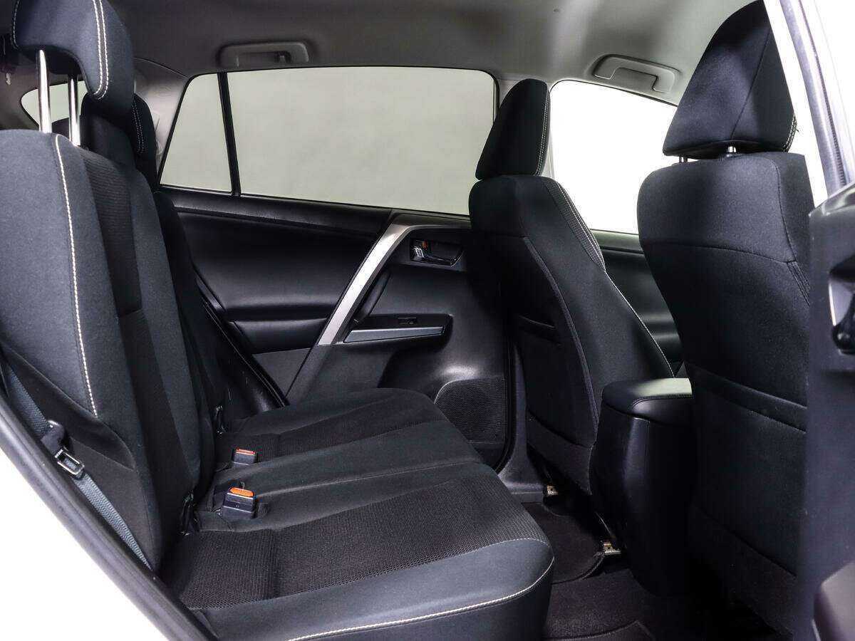 Toyota RAV4, 2015 Фото №10
