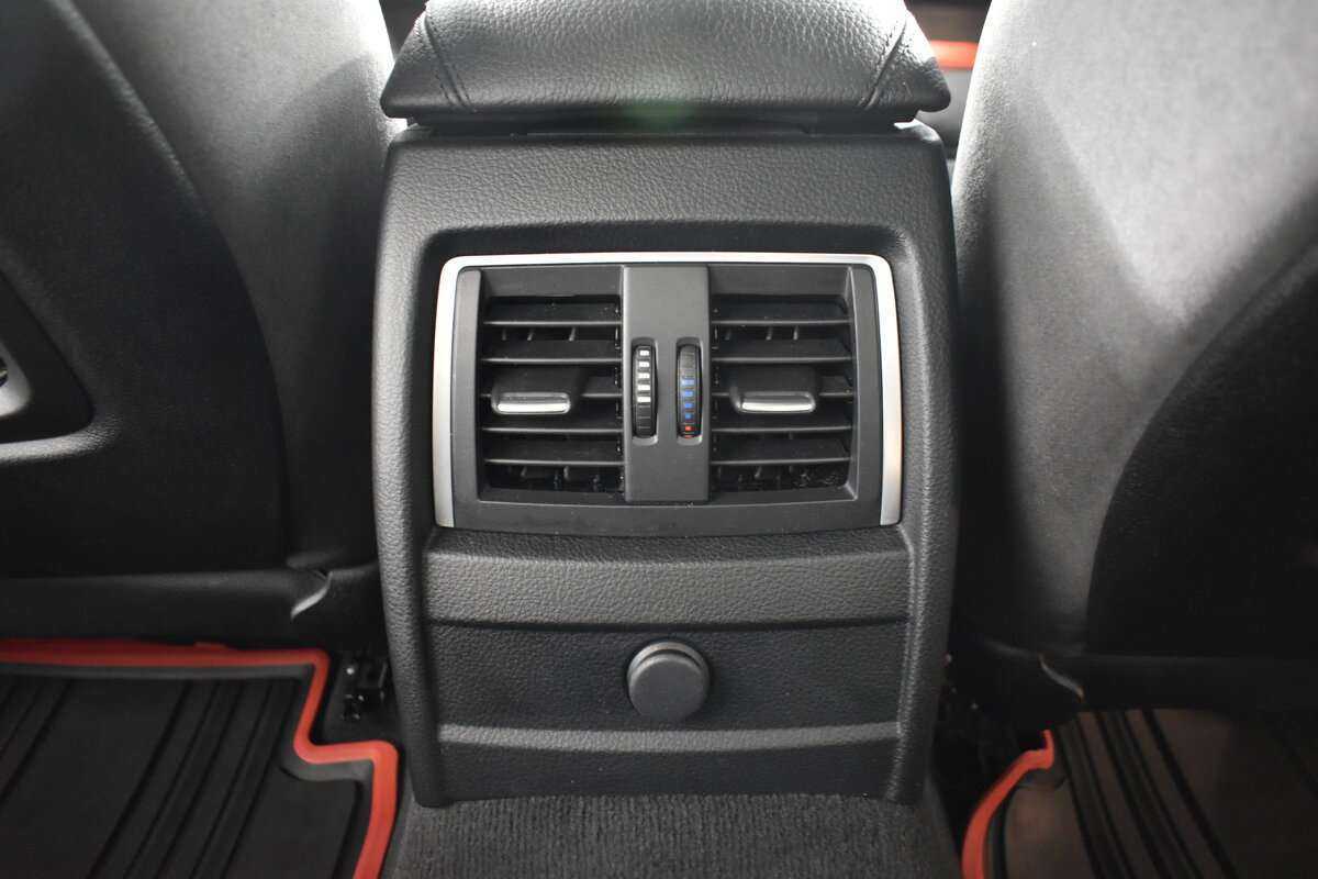 BMW 3 серии 320i xDrive, 2016 Фото №8