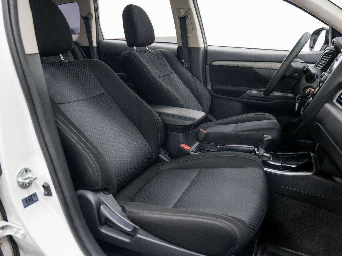 Mitsubishi Outlander, 2018 - 140 000 км. | Фото №8