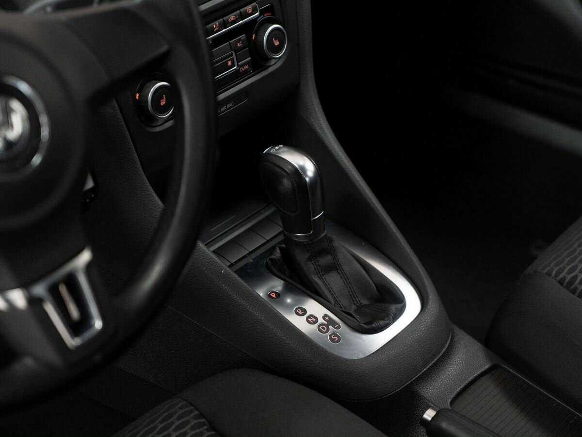 Volkswagen Golf, 2012 Фото №12