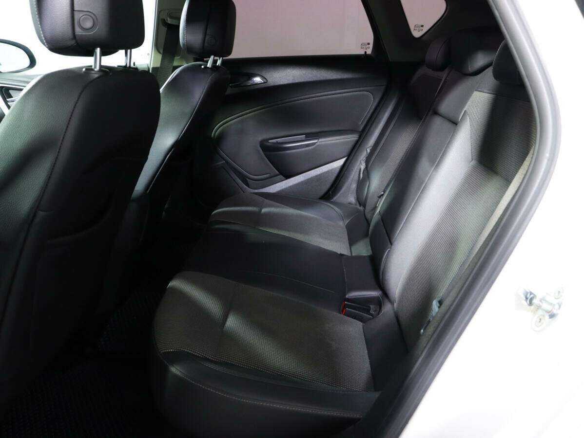 Opel Astra, 2012 - 117 438 км. | Фото №7