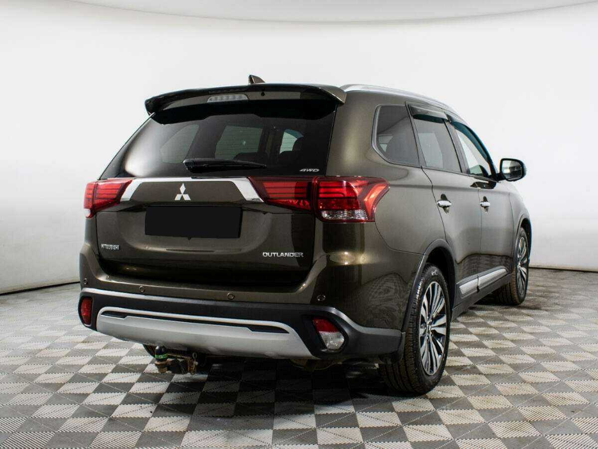 Mitsubishi Outlander, 2018 - 113 000 км. | Фото №2