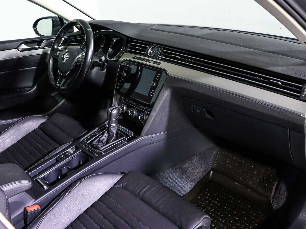 Volkswagen Passat, 2017 - 187 575 км. | Фото №7