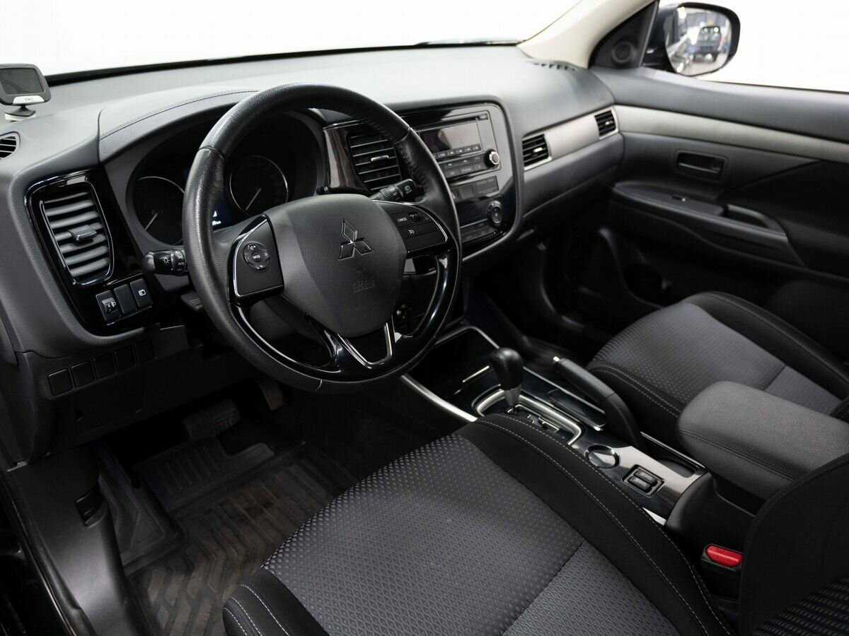 Mitsubishi Outlander, 2018 - 75 000 км. | Фото №7
