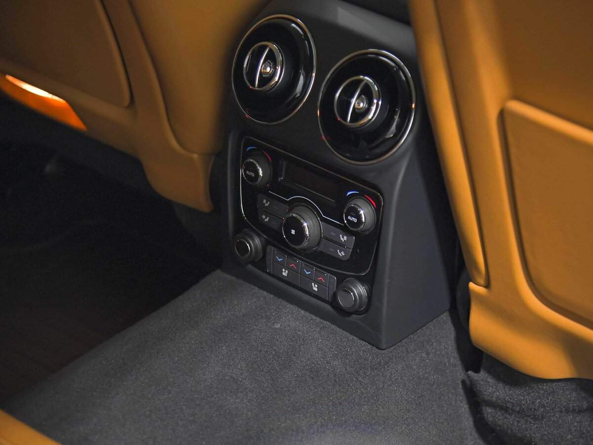 Jaguar XJ, 2016 Фото №19