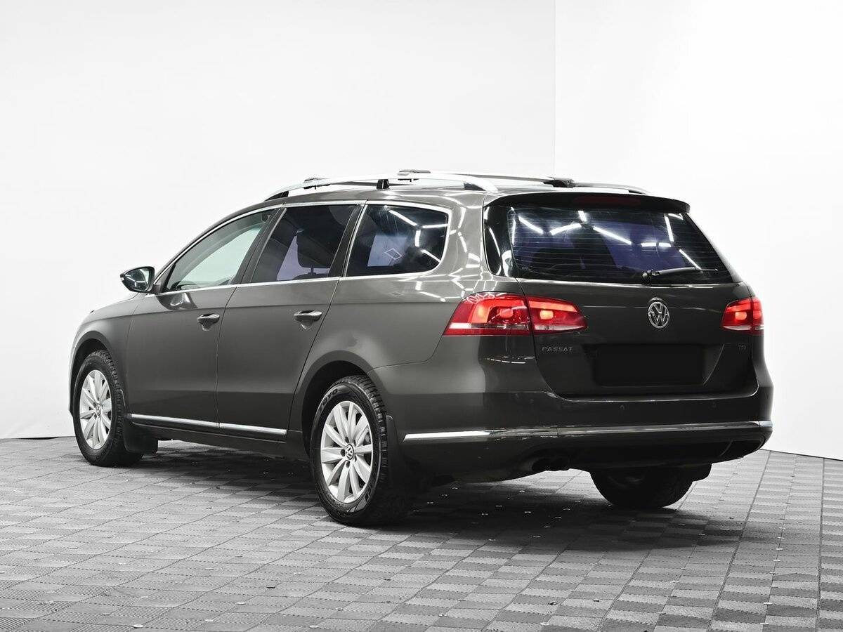 Volkswagen Passat, 2012 - 121 000 км. | Фото №3