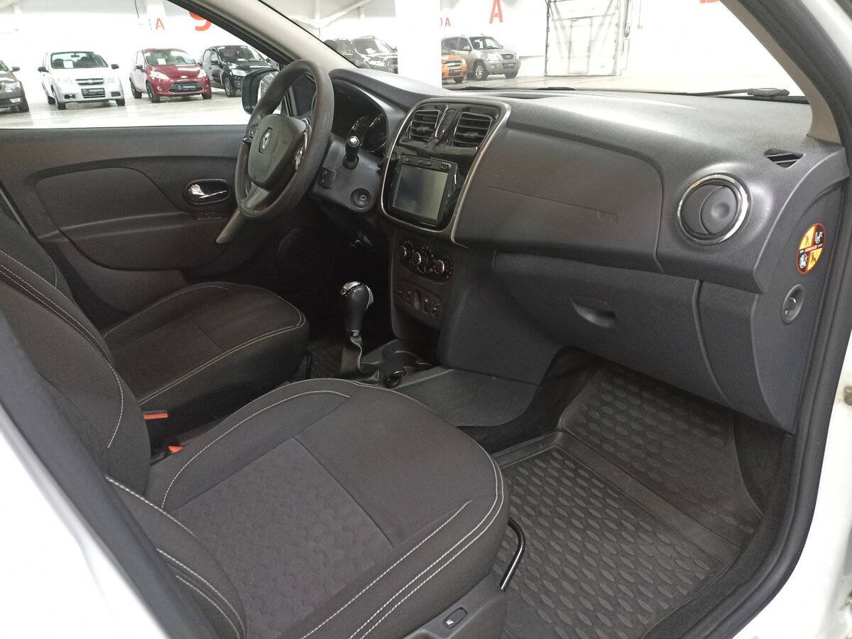 Renault Logan, 2017 Фото №11