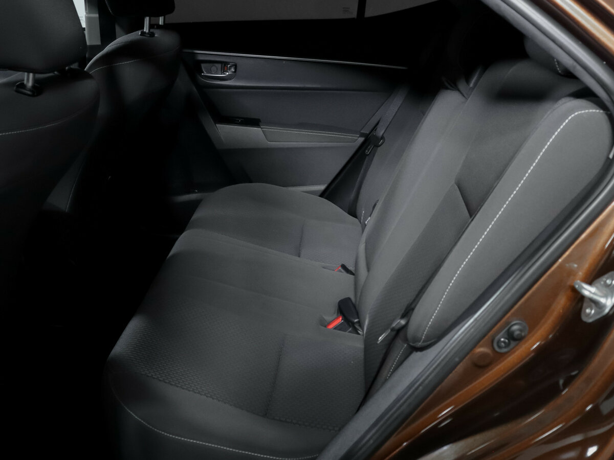 Toyota Corolla XI (E160, E170, E180) Рестайлинг 1, 2017 - 98 586 км. | Фото №8