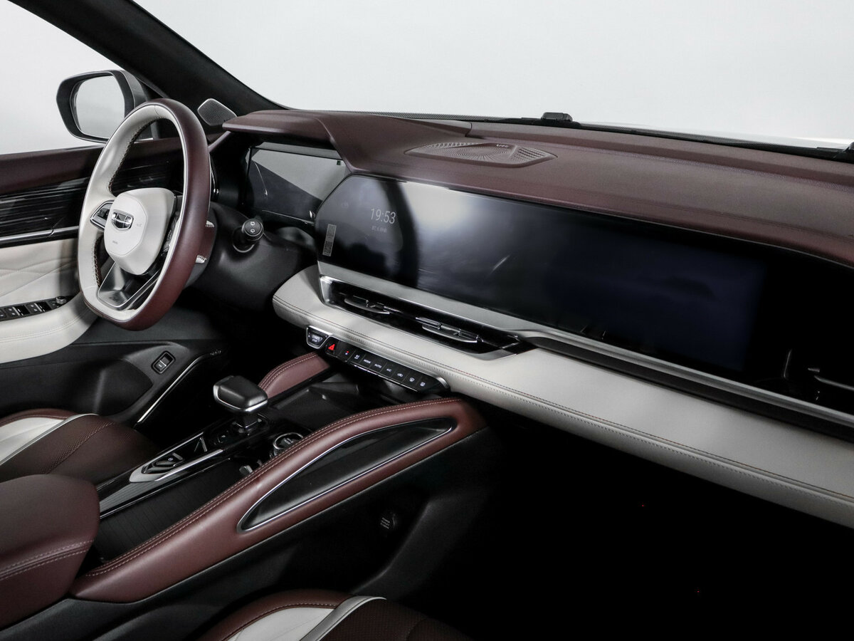 Geely Monjaro I, 2023 Фото №9